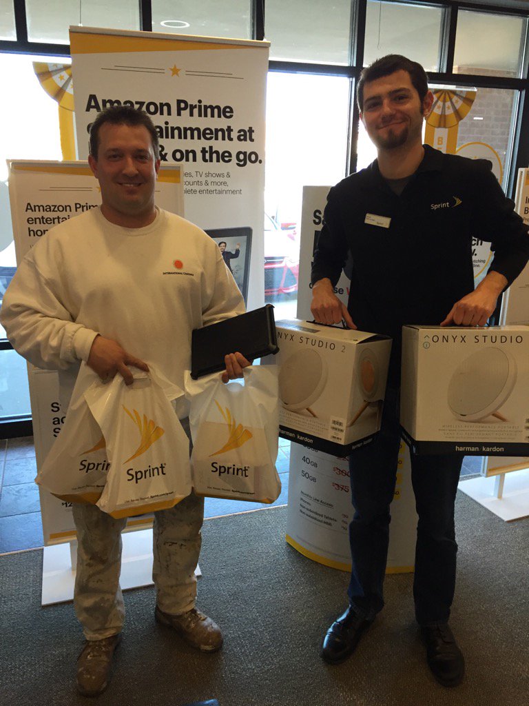 jayfly77's tweet photo. A 3 bag special with 2 speakers so much sold we had to walk them to the car https://t.co/A9hXRaFLWs