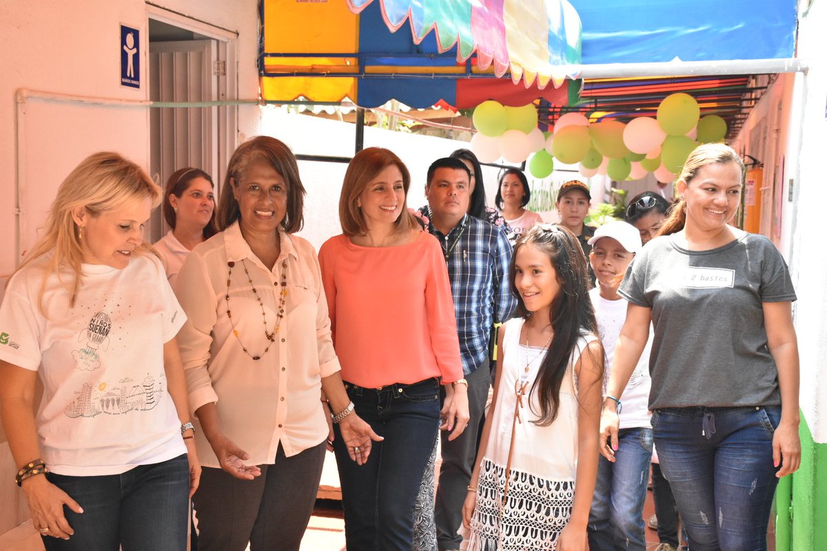 alcaldiabquilla's tweet photo. #DeLaManoConLaPrimera Katia Nule llegamos al CDI del barrio Carrizal, nos acompañan miembros del Gabinete Infantil. https://t.co/hZHDj8idVD