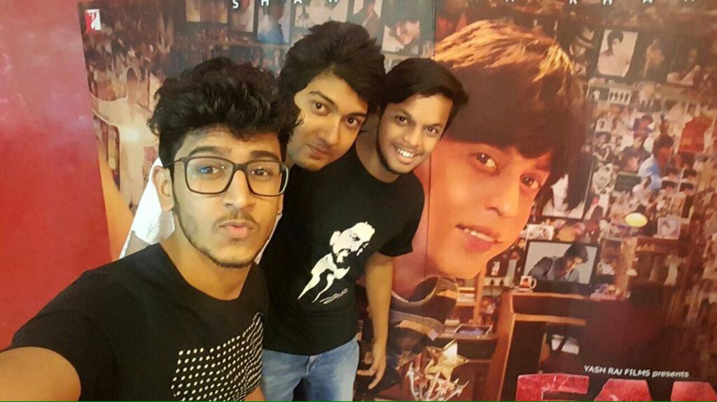 SRKCHENNAIFC's tweet photo. Our BIHAR Branch Celebrating #FANFDFS...
#FanFDFSwithCFC
@iamsrk @yrf @FanTheFilm https://t.co/I9MnySoBDi