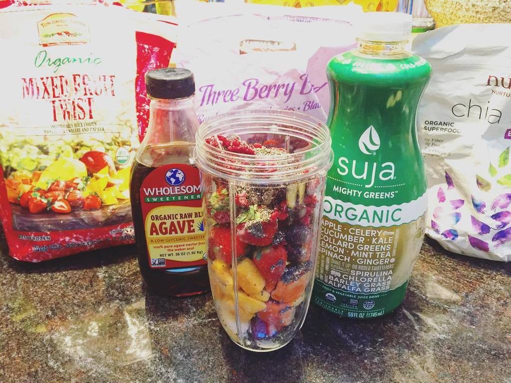 NUTRiBULLETFans's tweet photo. #rawtill4 #rawtillfour #rt4 #vegan #plantbased #poweredbyplants #wholefoods #eatclean  #carbthefuckup #vegansofinst… https://t.co/W9veVZQxER