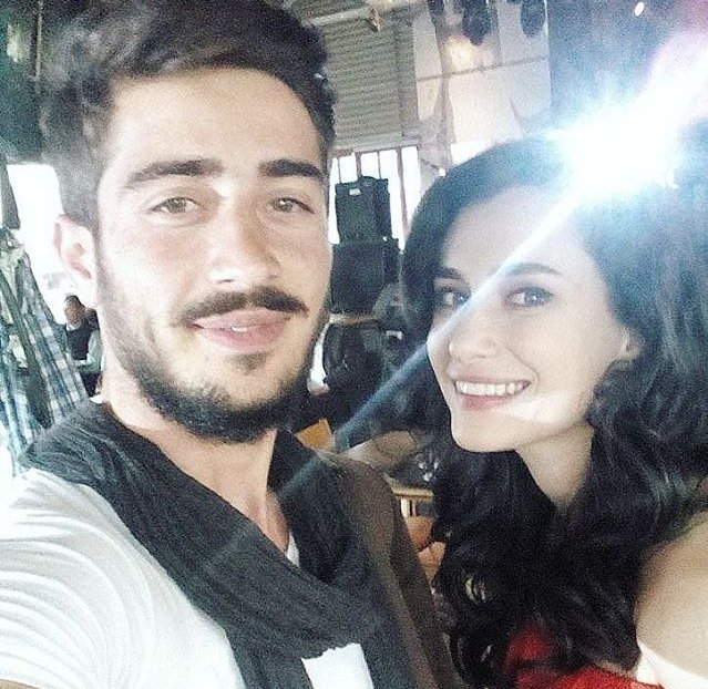 handedlikli's tweet photo. #HayatımınAşkı set arkası #HandeDoğandemir ve ekip https://t.co/1G4wgmRBy6