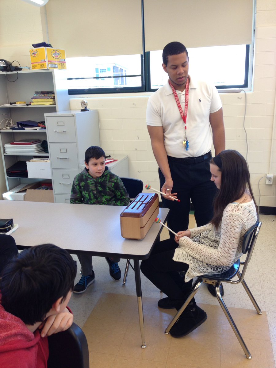 Alliteach's tweet photo. When Music and Science meet @GBoulegeris @SchoolSup @JJFloyd2 #postparcc #logdrum #allin4theville https://t.co/1tU0BL2b2D