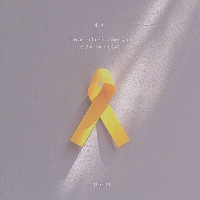 jojoblack77's tweet photo. Please take a moment to remember those who lost their lives on that terrible day 🙏 
#RememberSEWOL #Remember0416  💔 https://t.co/V9cpm2SLLu