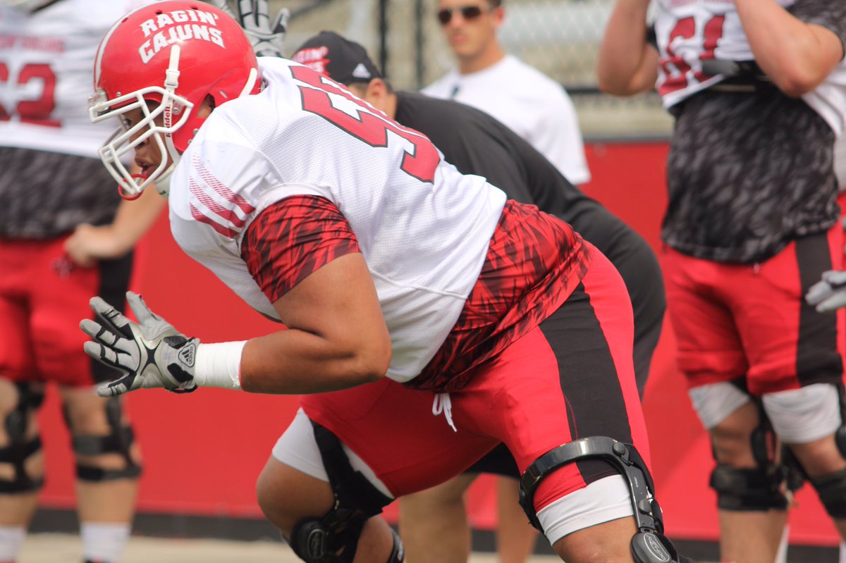 Wrapping up Spring Ball tomorrow. Hawgs steady working to the end!!#ULive17 #Hat&amp;Hands