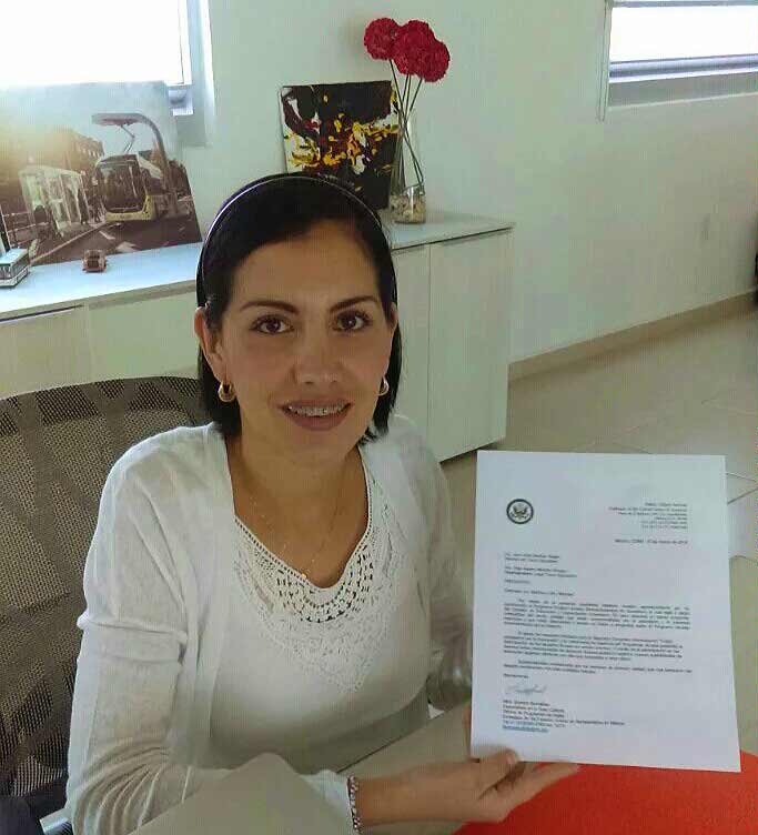 SerretTransport's tweet photo. Nuestra Dir Gral recibió una carta de agradecimiento del prog #EnglishAccess por parte de la @UNAQmx y #CONEDUQ https://t.co/HuPCjNCyrQ