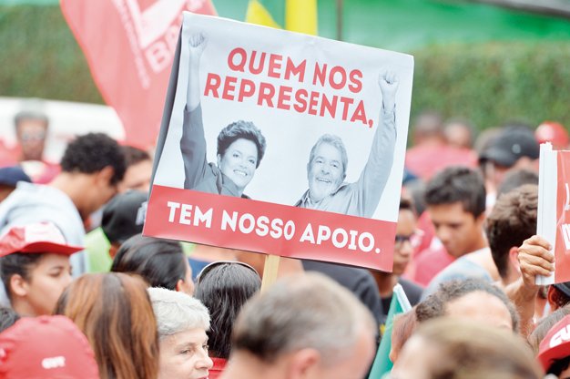 Toda una vida de lucha y hoy #ElMundoConDilma manifiesta el repudio contra una arremetida que busca otros intereses.
