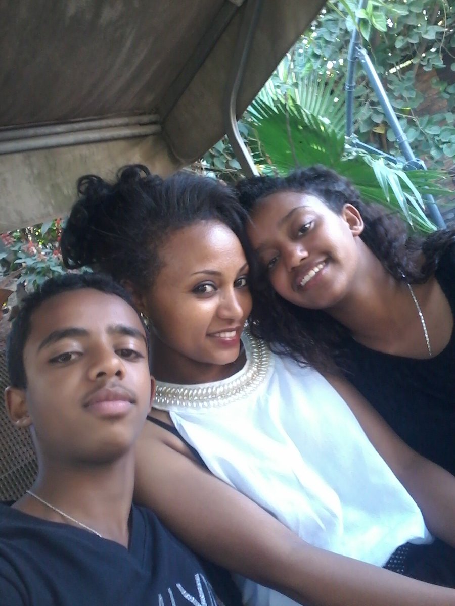 TeshomeTsgereda's tweet photo. My lovely sis &amp; brother love u guys https://t.co/O0pVQZCSDM