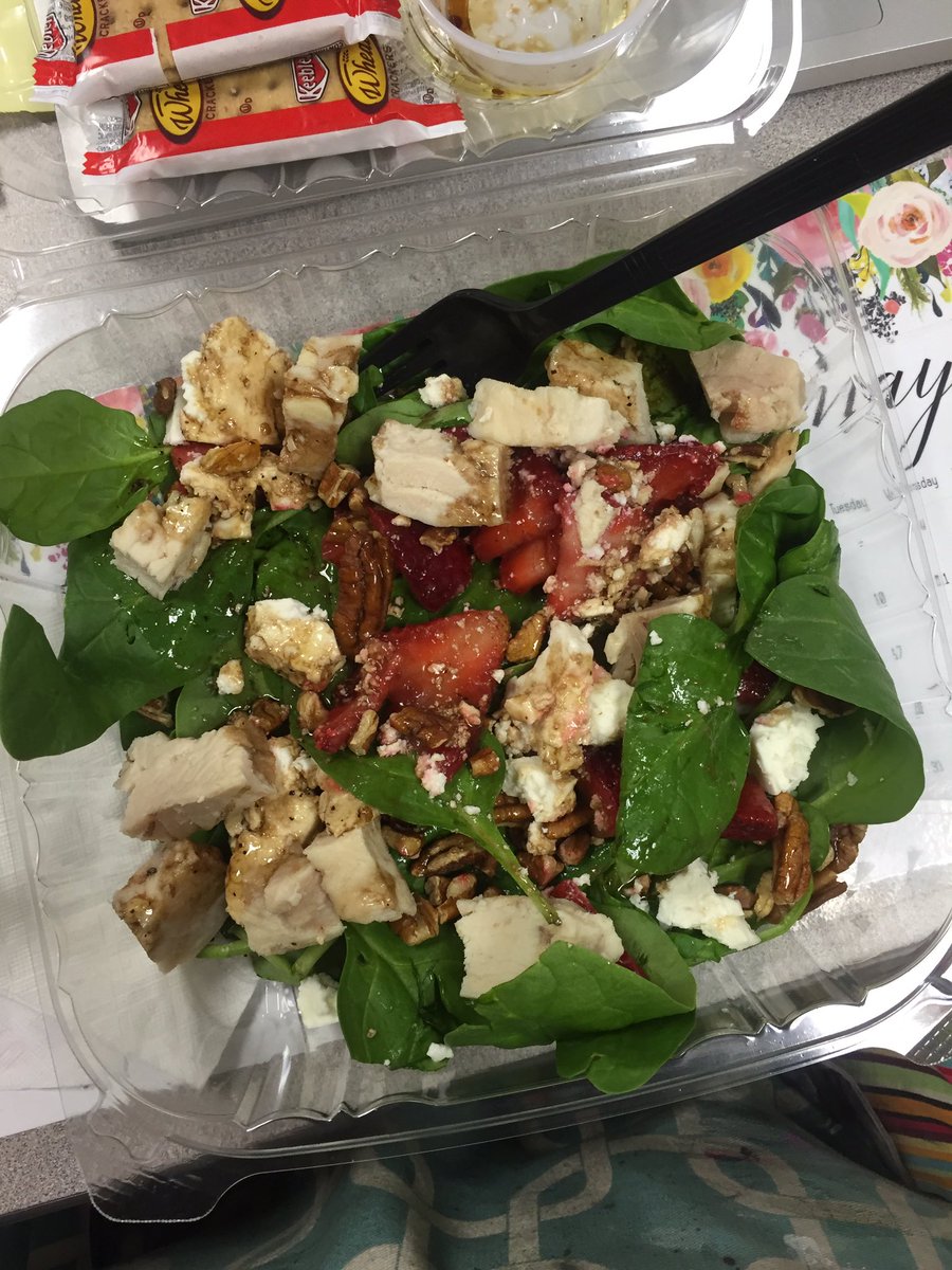 VHEWArt's tweet photo. @VHEWK3 our school salads are the best!!! Thank you to our lunchroom staff. https://t.co/2iAAanmcIu