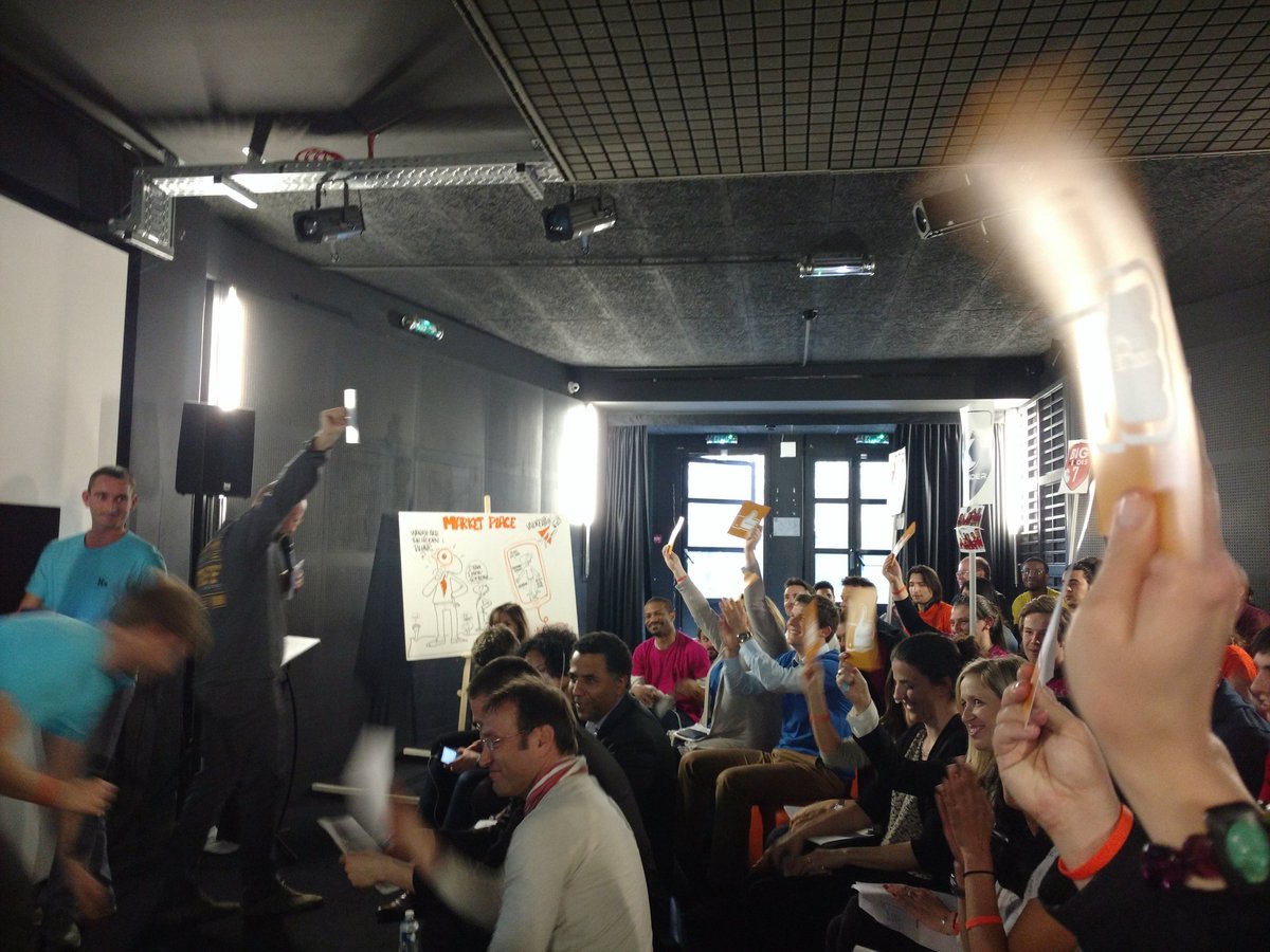 Crowd goes wild. MOOD M'app concept makes a splash, claiming audience mood = Ecstatic! #IoT #hrackathon #bigdata