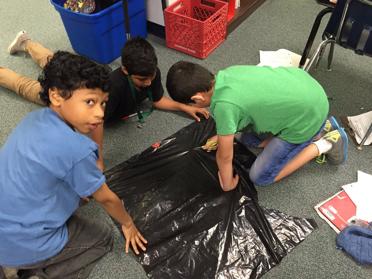 thomas4thgrade's tweet photo. Mrs. Stuart's class design parachutes! #nctl #engineer #STEM https://t.co/sO4T3J7CuZ