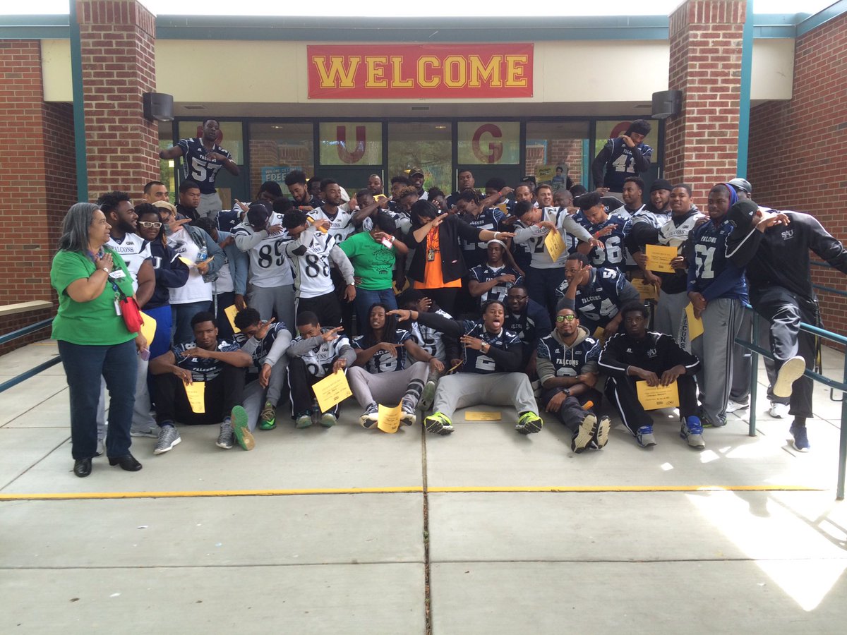 BuggPTA's tweet photo. Dab with SAU Football T Bugg College Bound! #buggpta #sau_news https://t.co/EB90kPG6RB
