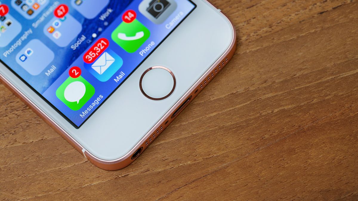 verge's tweet photo. Apple recovered nearly $40 million in gold through its recycling program last year https://t.co/LxxoL3jE1m https://t.co/X4Us6cG8ZG