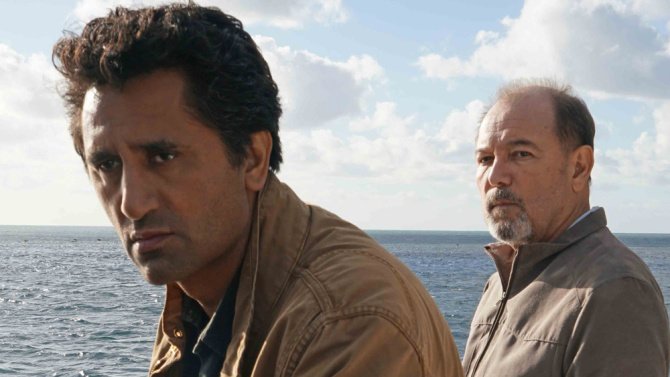 Variety's tweet photo. #FearTWD has been renewed for Season 3 on AMC https://t.co/Glub7kgAO4 @FearTWD https://t.co/tIsKn9RgLW