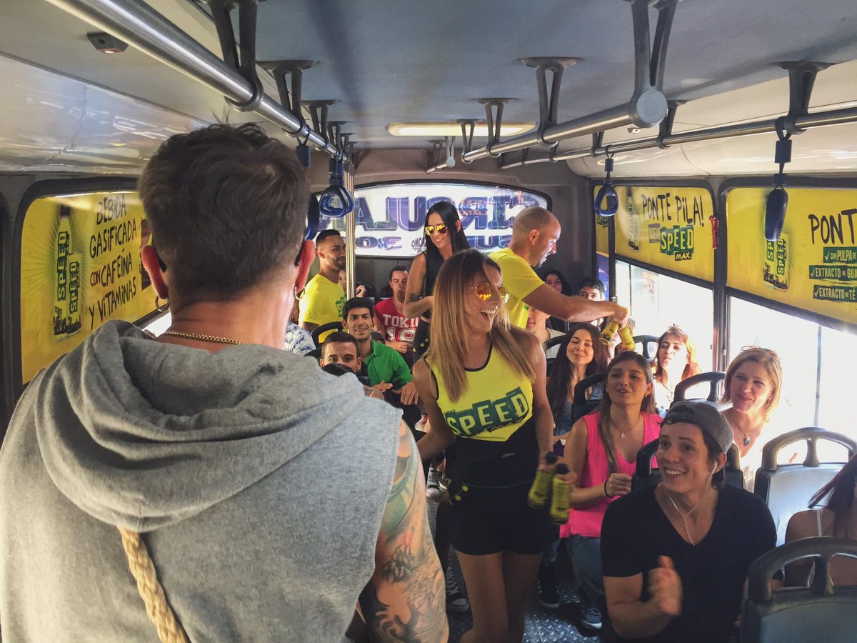 Nos tomamos los buses de Medellín! Recargando la buena energía!! #SpeedMax #YoMeRecargoConLaGente