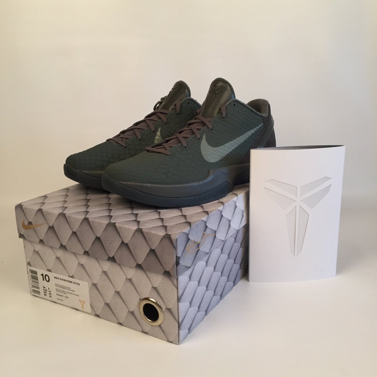 SneakerPlug99's tweet photo. KOBE 6 FTB EU 44 UK 9 

eBay: https://t.co/nYoCX7BkSJ

#Kobe #mambaday #kobe6 #fade #to #black #eu44 #uk9 #nike #vi https://t.co/G9bCgfxFdW