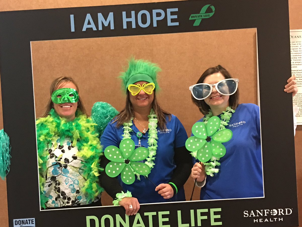 SanfordHealth's tweet photo. Sanford Transplant is celebrating #BlueGreenDay. April is #DonateLifeMonth. Have you said yes to organ donation? https://t.co/kcpIQUa8Kh