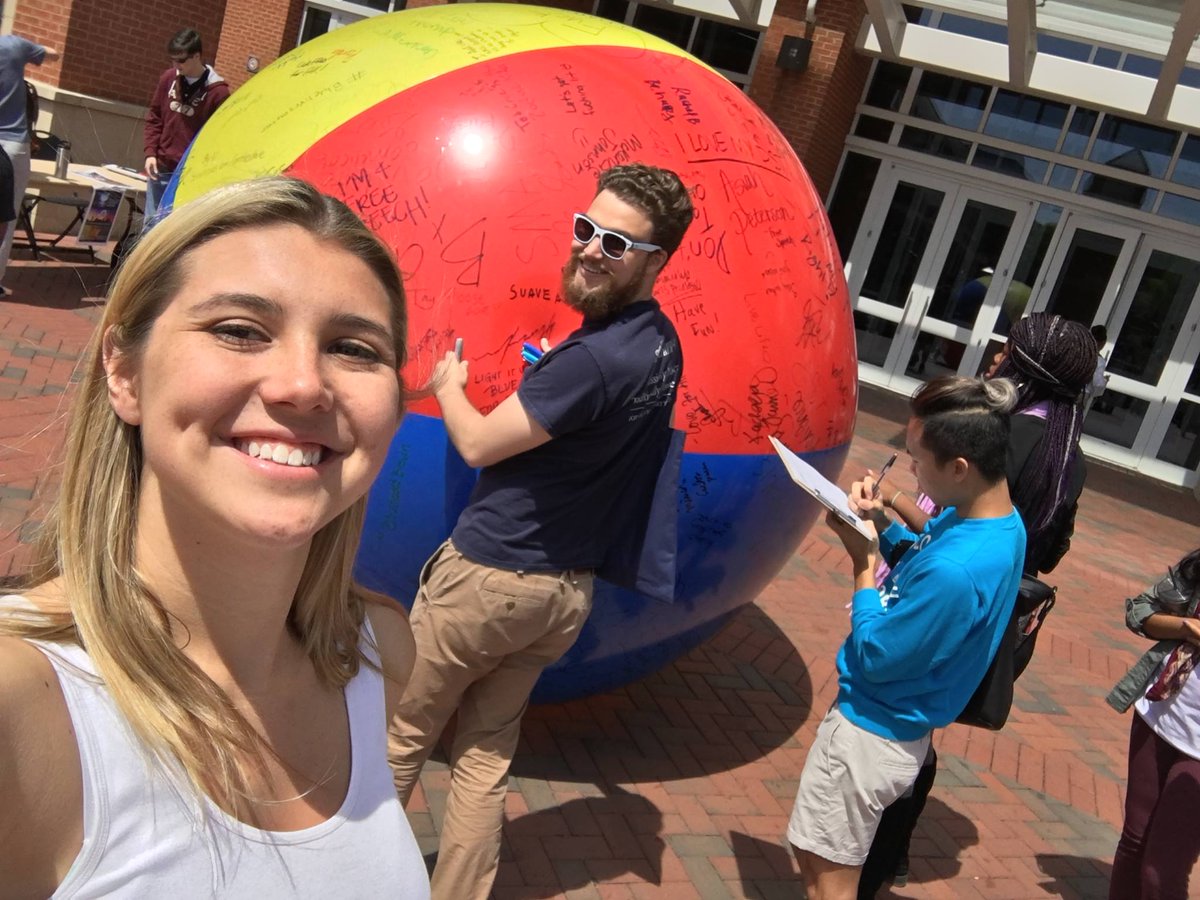 GenOppNC's tweet photo. Great time promoting #FreeSpeech on campus this week @Srs10Soto @yaluncc #GoExpressYourself https://t.co/xrenJRFckS https://t.co/7AZZC4bwLF
