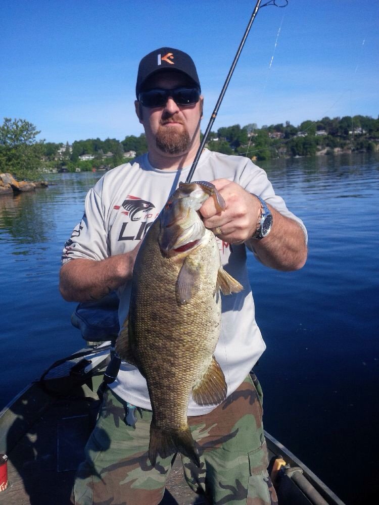 lapbass's tweet image. @CanuckBassin man can catch a fish or 2..Chk him out