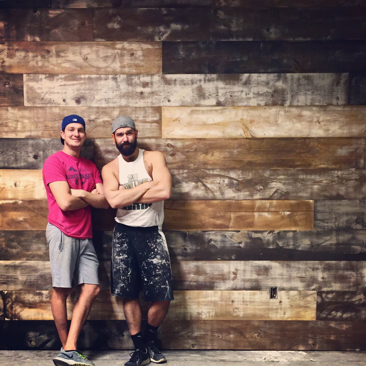 R24studios's tweet image. Shiplap masters #rusticmodern #workflow #poultrybuilding #r24life #conferenceroom