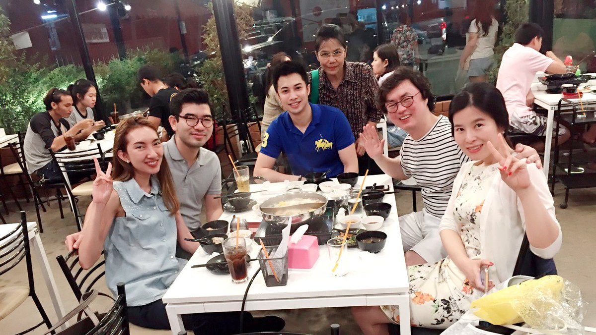 nit_den's tweet image. ชา​บูโด​ ราชบุรี​
น้ำซุปเลือกได้ หมูและเนื้อพรีเมียม
น้ำจิ้มเด็ดมากๆ แค่​199.- #อร่อยไปแดก #อร่อยนะรู้ยัง @aroii