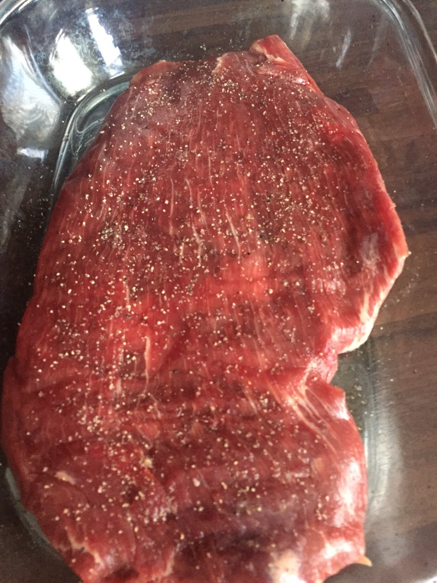 maartenluijk's tweet photo. Deze bavette gaat er zo op! #bbquality #lekker https://t.co/YMua36YaQh