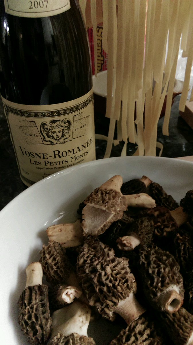 dmtbethjack's tweet photo. Friday night.....home made pasta, fresh morels and Petit Monts from Jadot...happy fucking days.... https://t.co/mGOFC3NbXN