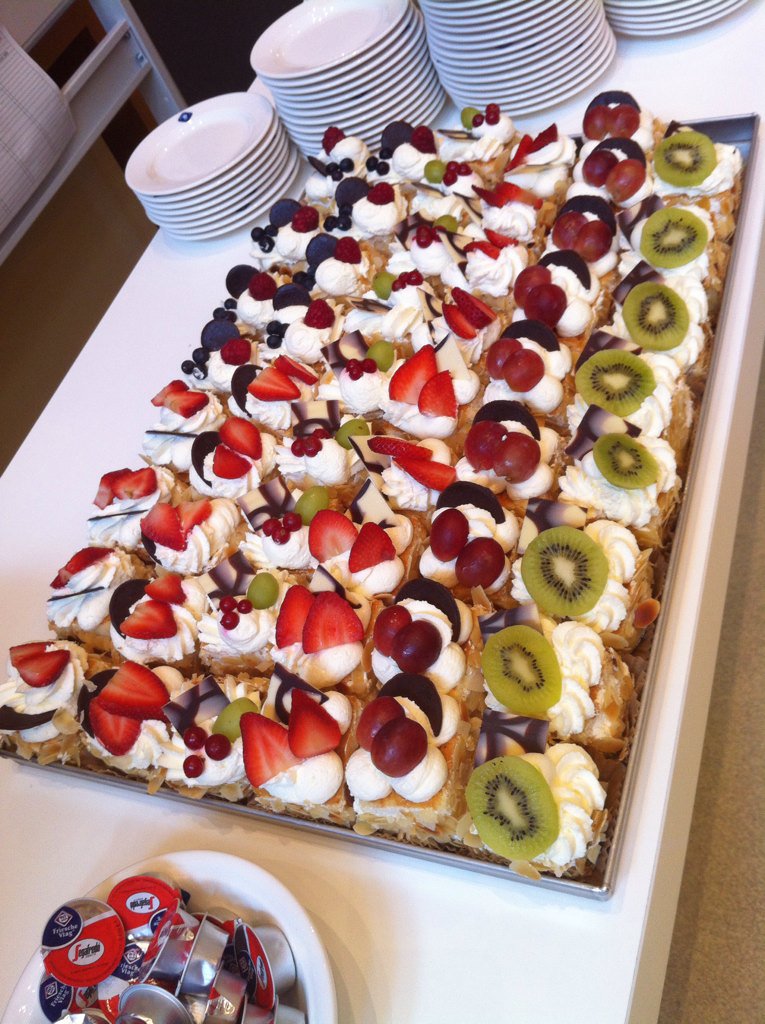 DirkTessels's tweet image. Gezellige en lekkere #personeelsbijeenkomst @breedveld_tech bij @ROCvA #hubertus en berkhoff te Amsterdam