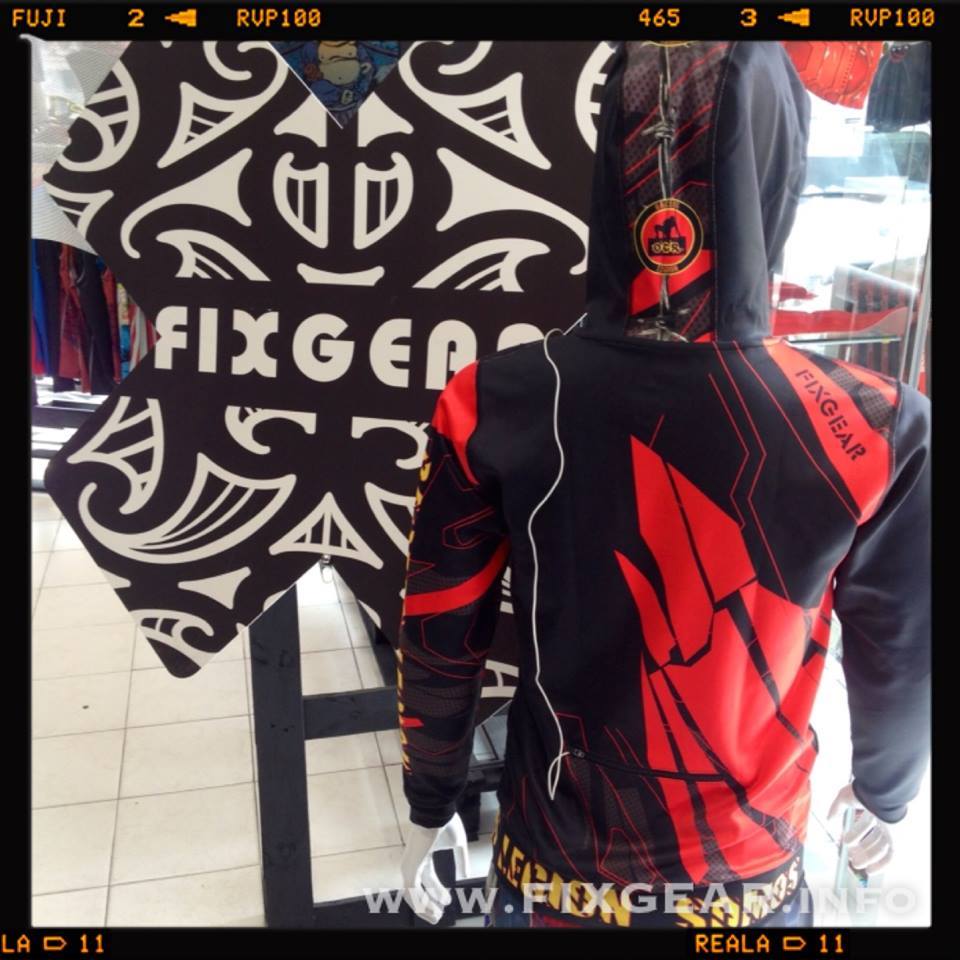 FIXGEAREU's tweet photo. Nuestro nuevo Hoodie técnico 100% personalizable para equipaciones. Esta de los #RACERSLEGIONOCR . ¿Y las vuestras? https://t.co/kd429RwUoR