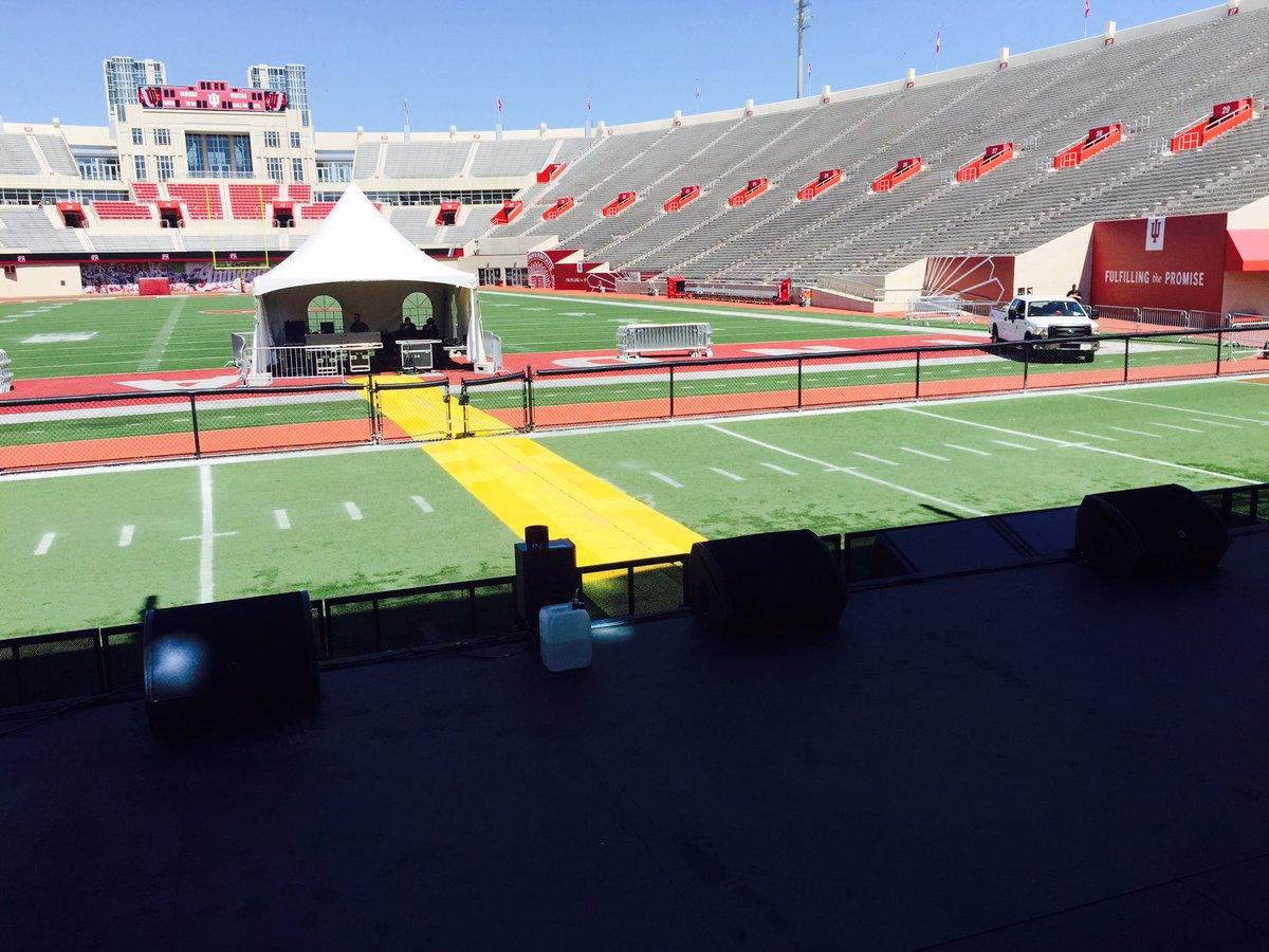 IUJGray's tweet photo. In this life you get one shot to get everything you ever wanted. #AlwaysWantedToTweetThat #SpringGame #Little5Show https://t.co/7Q1CV9ganT