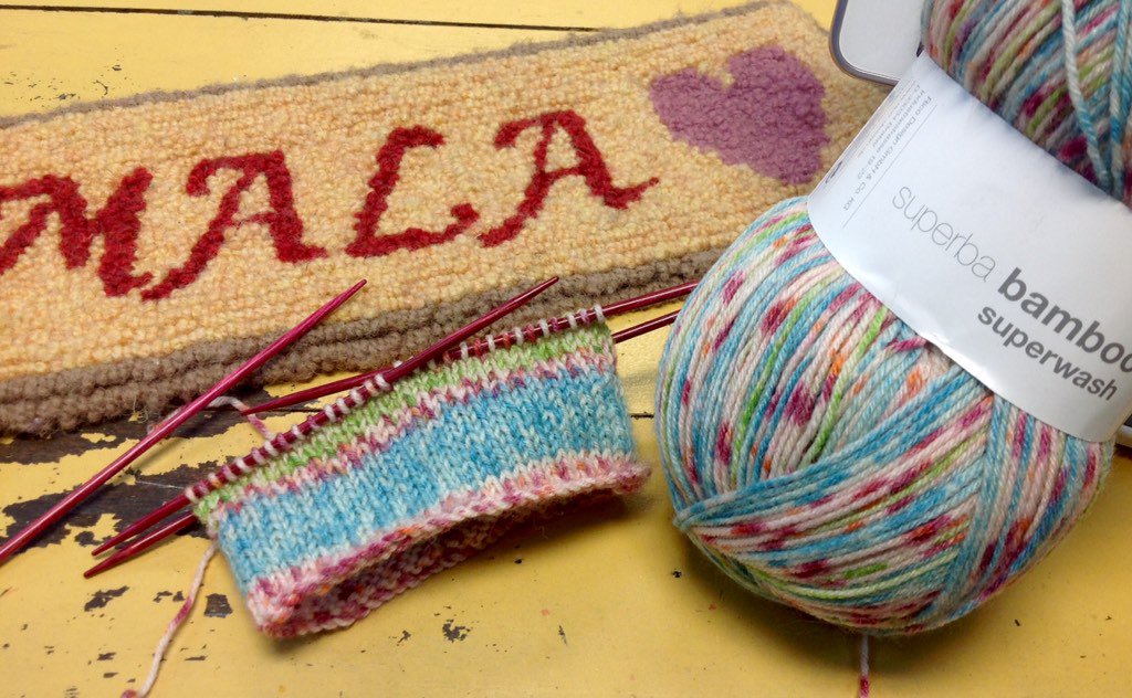 MALAonbroadway's tweet photo. #SelfPatterning #SockYarn Lov'in how this one is knitting up!! #knitting #wool @wwkipday be here before you know it! https://t.co/Tdz5uFyHkH