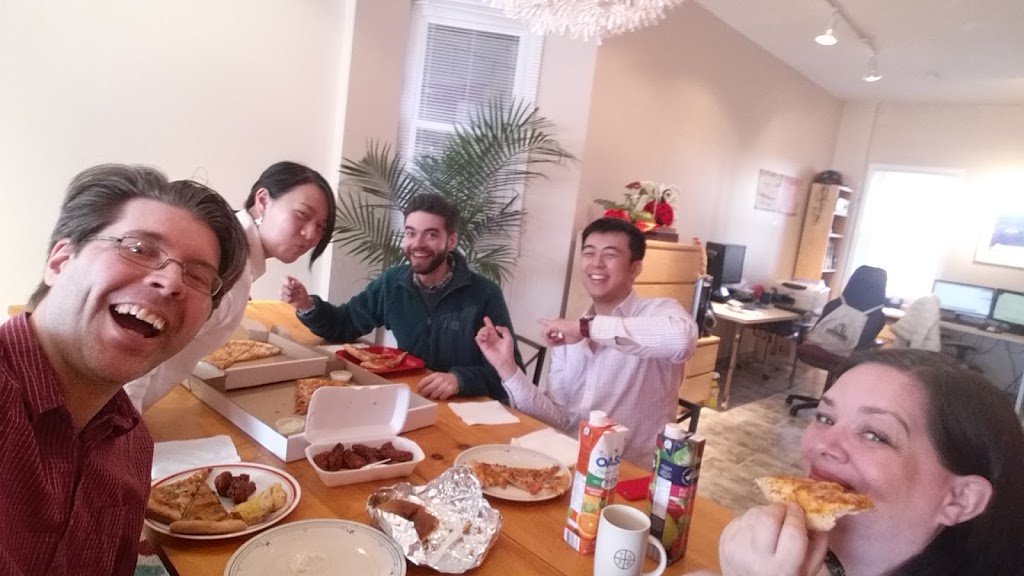 KobayashiOnline's tweet image. Celebrating @KO_Roberto&apos;s birthday w/ delicious pizza &amp;amp; wings from Subhan in #DanforthVillage! #HappyFriday #KOinDV