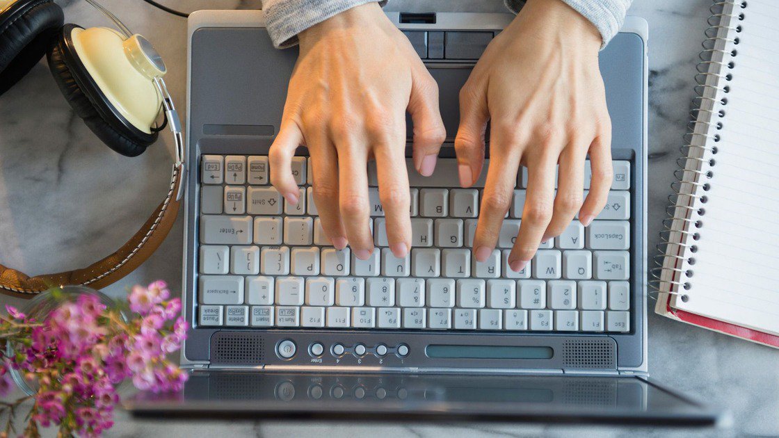 visionamp's tweet image. 3 ways to increase your email response rate - hubs.ly/H02HLS-0