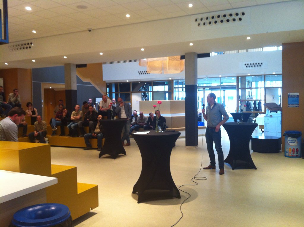 DirkTessels's tweet image. @elaad bedankt voor #toolbox bij bedrijfsbijeenkomst van @Breedveld_Tech bij @ROCvA @hubertusberkhof