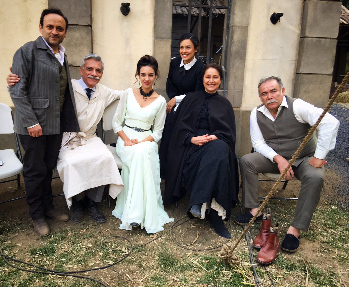 Grabando con estos grandes de la actuación🔑🎥 <a href="/laloespana/">Eduardo España</a> <a href="/JCBarreto/">Juan Carlos Barreto</a> <a href="/DanielaRomoWeb/">DANIELA ROMO</a> <a href="/Ilseike/">Ilse Ikeda</a> #JesusOchoa #EHDLS