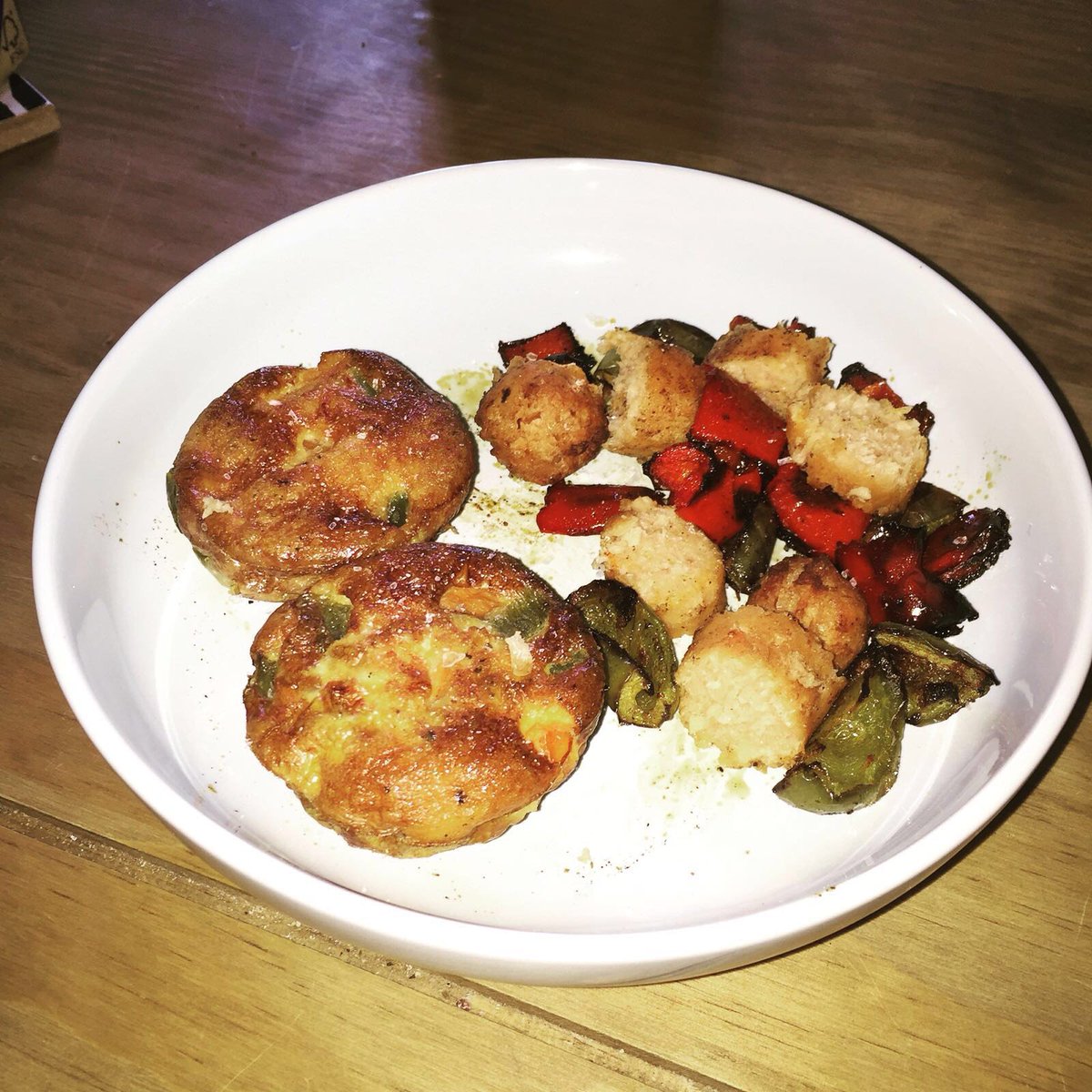 TheFBombBlog's tweet image. High protein and low carb, these egg muffins are a great way to start your day: buff.ly/23xmtI7