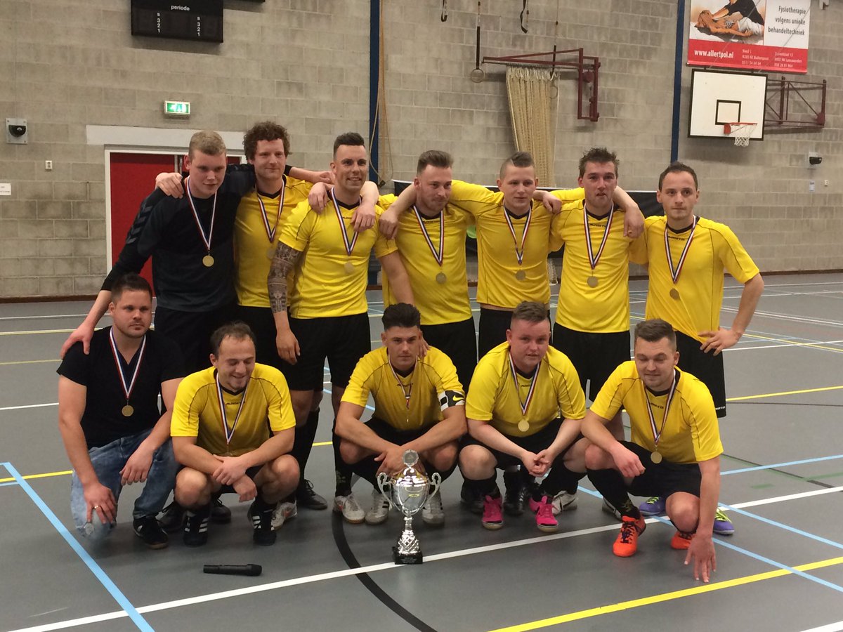 In de B-categorie wordt de districtsbeker #zaalvoetbal gewonnen door <a href="/VVBeilen/">VV Beilen</a>. Zij winnen van <a href="/FutsalBpost/">Futsal Buitenpost</a> met 6-4