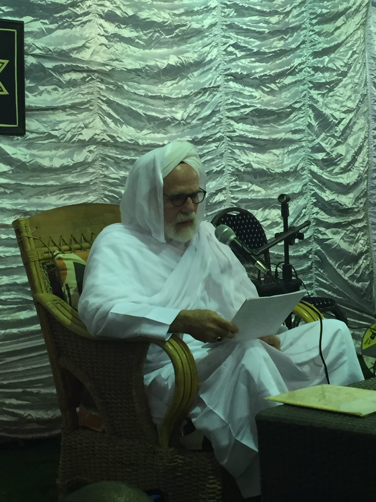 First session on #mattersoftheheart with <a href="/UmarFAbdAllah/">Umar Faruq Abd-Allah</a> has started.