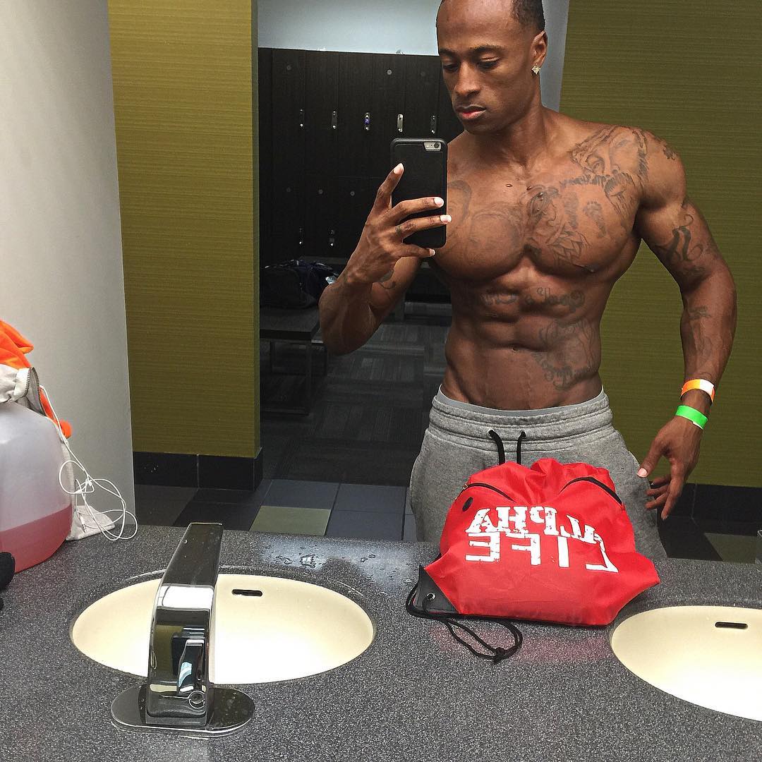 Sequence_PCB's tweet image. "Sequence Fitness has a top notch staff and gym, it allowed me to get real wavy" - @malemodelwright 💪😎🌊