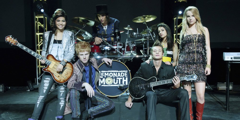 justjaredjr's tweet photo. What was your favorite song or scene in #LemonadeMouth? https://t.co/MmNwSKCr6b 
@Chris_Brochu @TheRealNickRoux https://t.co/Eiwjzfsvlv