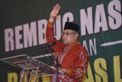 WartaNU's tweet photo. #NahdlatulUlama -  Kiai Said: Petani adalah Orang yang Selalu Berkomunikasi dengan ... -… https://t.co/1Irjvr9XWT https://t.co/S2b2wYLQa2