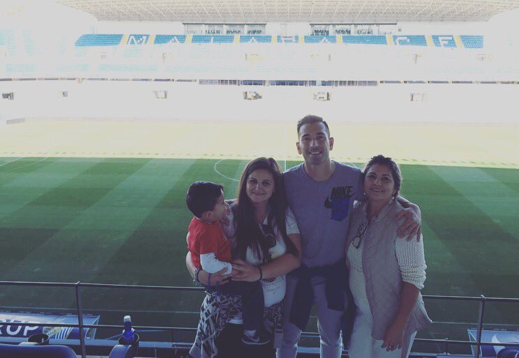 Charlesbrau9's tweet photo. Visita a La Rosaleda con la mejor compañía, mi familia https://t.co/KwhjVyBIId