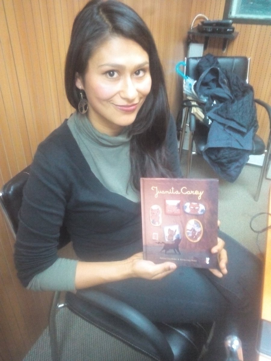 Regalamos un ejemplar de Juanita Carey gracias a <a href="/karinacocq/">Karina cocq</a> Participa aquí!! <a href="/radiousach/">Radio Usach 94.5 FM</a>