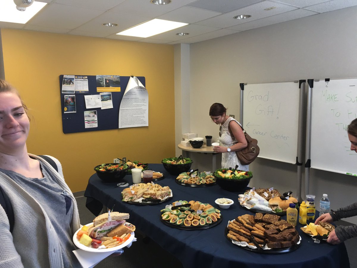 shannon_ousa's tweet photo. Kines Grad farewell lunch. Thanks KSG for hosting.@UMKines #UMKingrad ๐#Victors2016 https://t.co/nZKkvXxORH