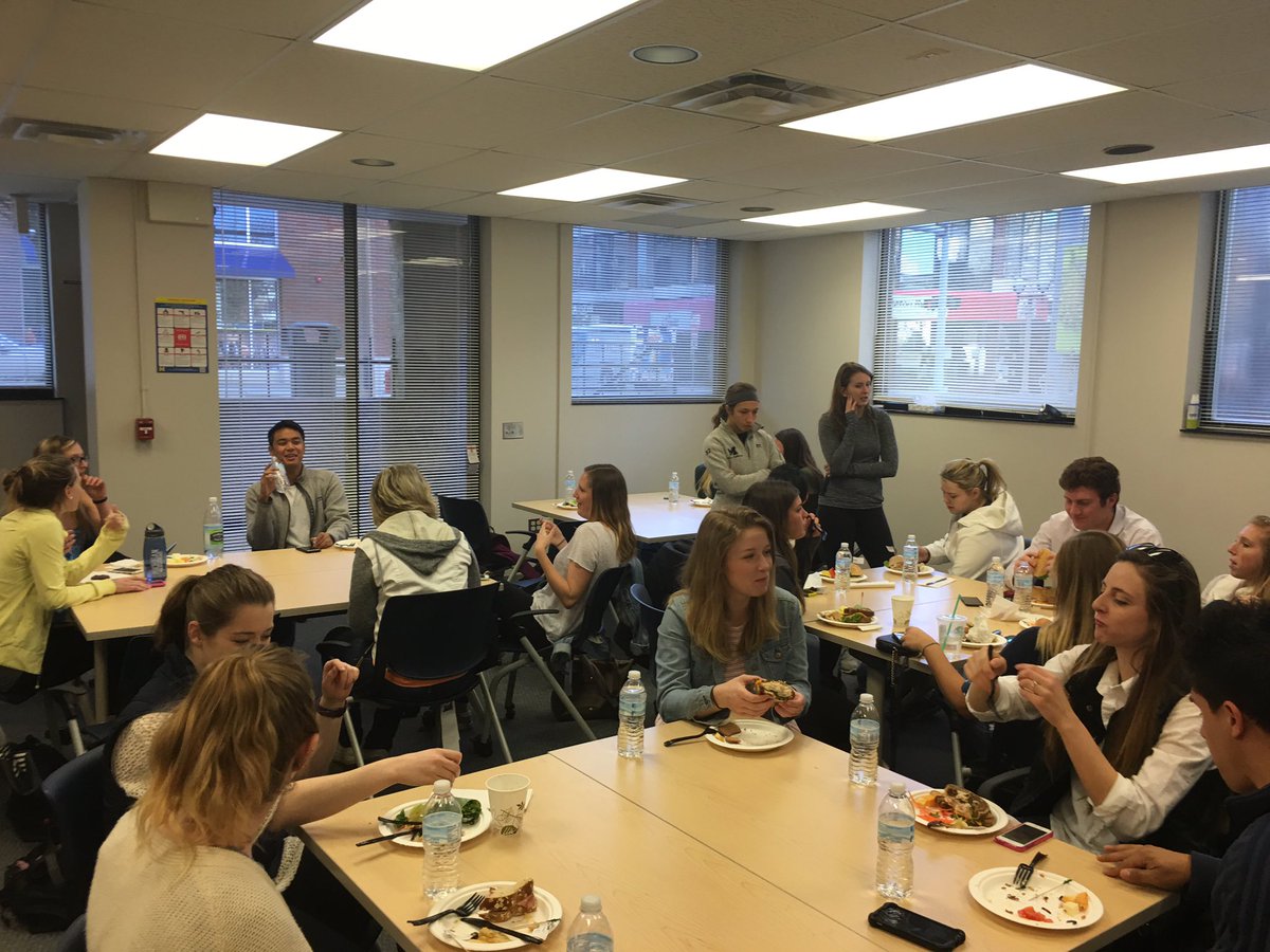 shannon_ousa's tweet photo. Kines Grad farewell lunch. Thanks KSG for hosting.@UMKines #UMKingrad ๐#Victors2016 https://t.co/nZKkvXxORH