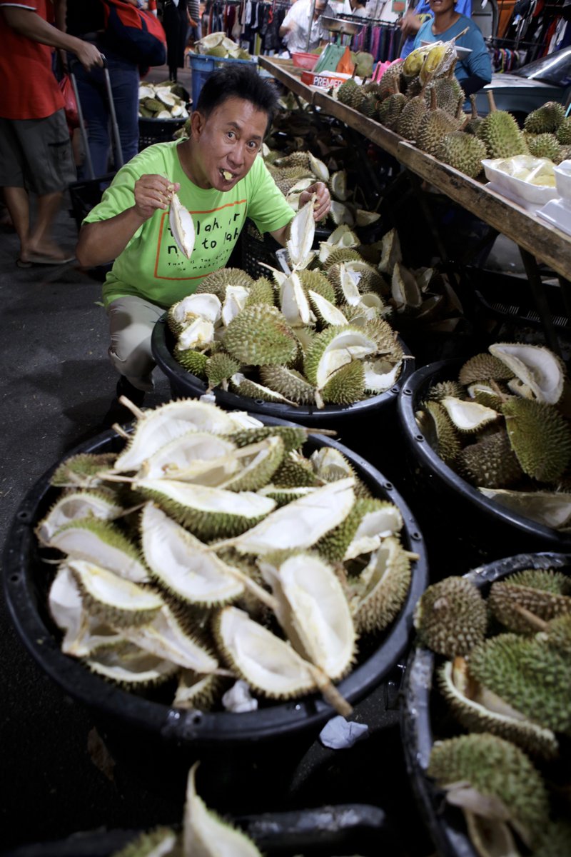 Can't you tell I love durian? It's one of my favorites! I did have really smelly breath after this though...