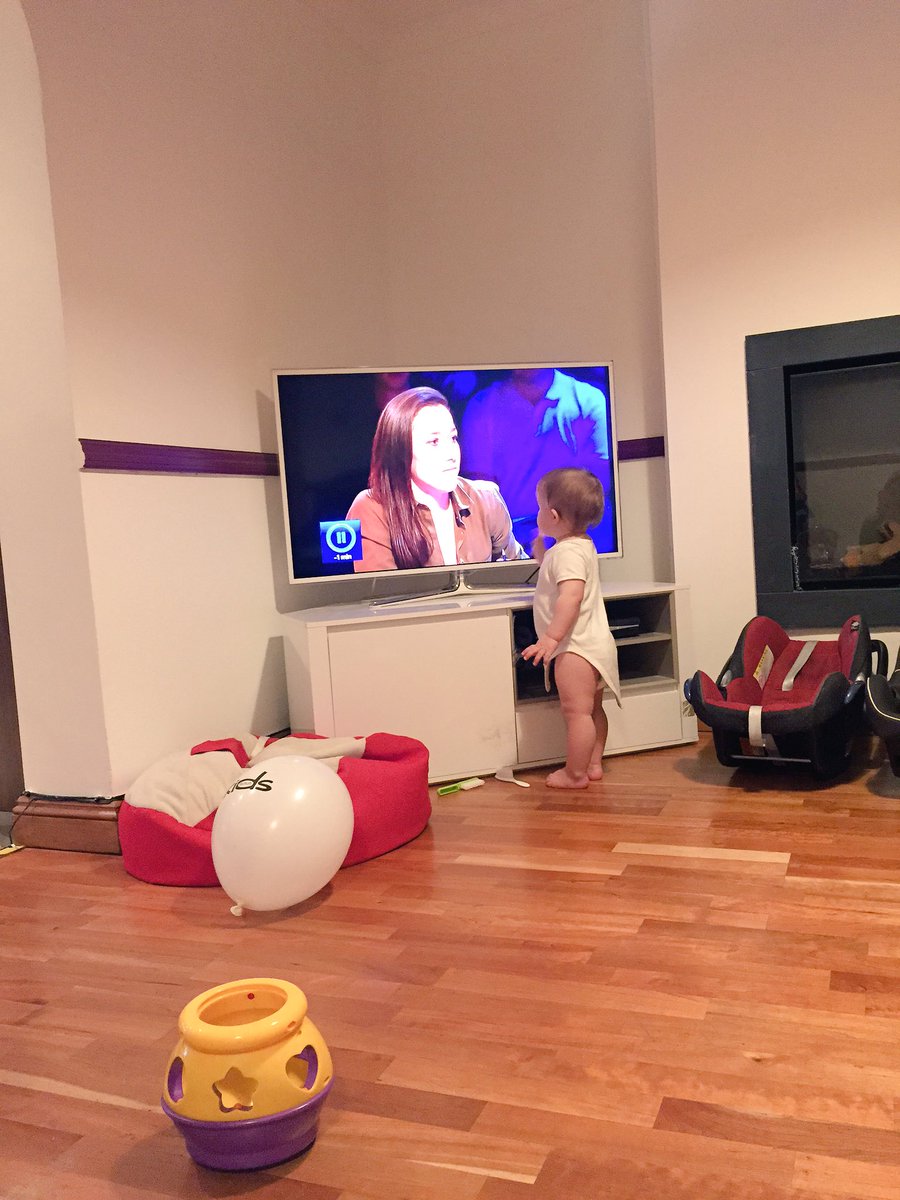 These two were very excited to see you on <a href="/QuestionofSport/">Question of Sport</a> <a href="/LucyBronze/">Lucy Bronze MBE</a> #cheerleaders 👏👏
