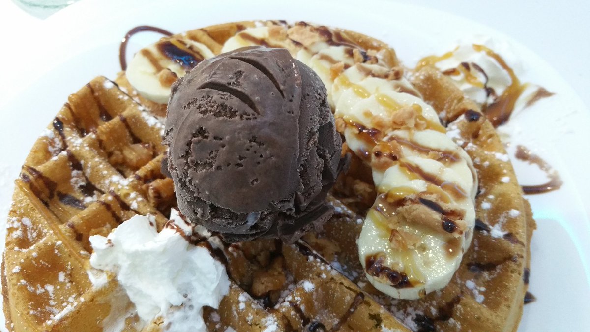 Loved our treat at <a href="/TheEisBar/">The Eis Bar</a> tonight! We will be back... 😆