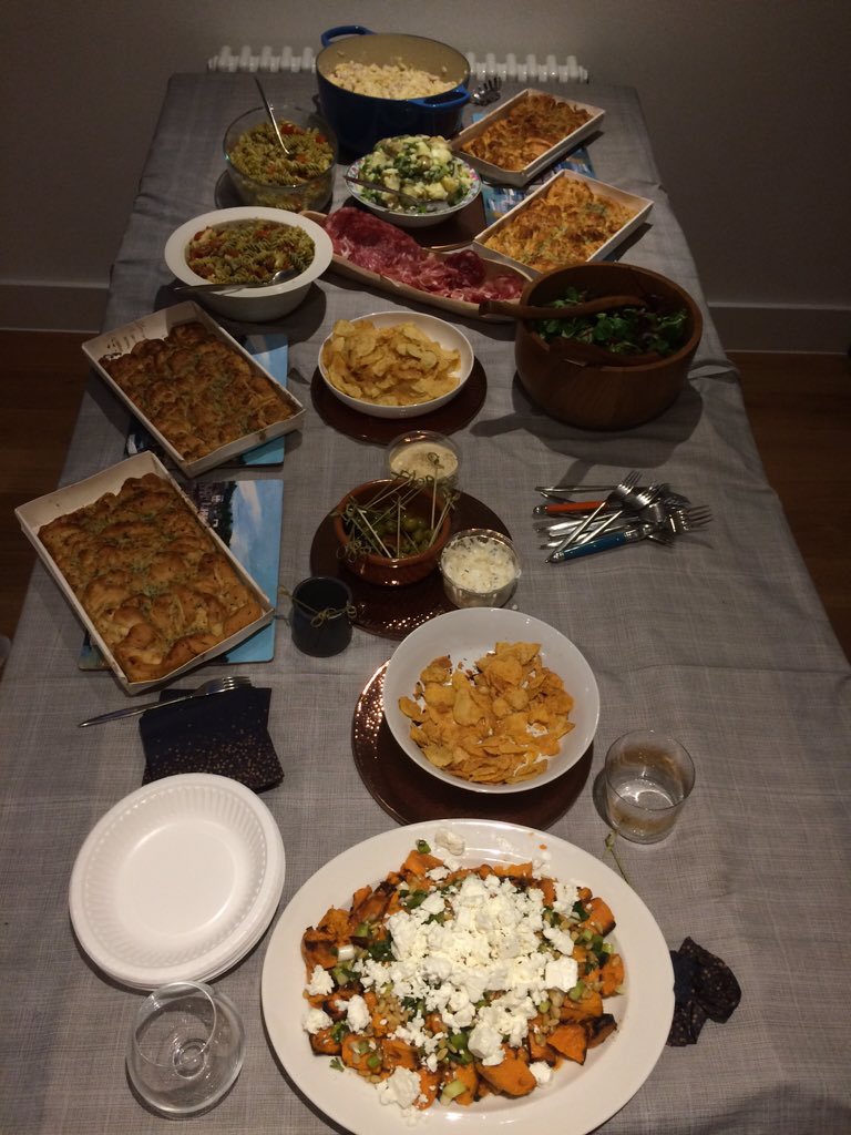 franniecook's tweet photo. @aliciaengland29 you sure do put on a fantastic feast... Incredible night thankyou! #loveyouHWHC2's https://t.co/7XrOTbBfkL
