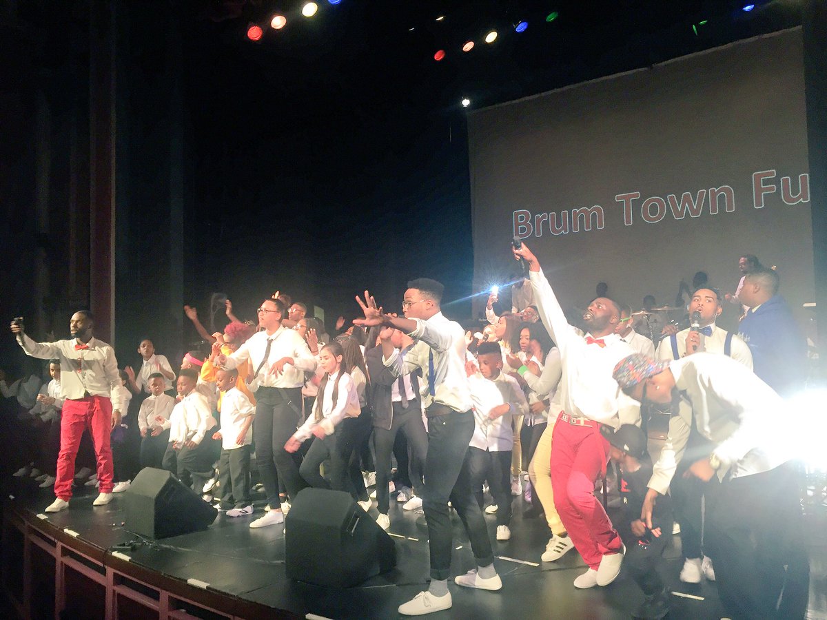 MalikhaMcDonald's tweet image. @Tru_Powell @PelePerformer @AstonPAA it was a great night. #InspiringBrum was a success. #NewRoleModels.