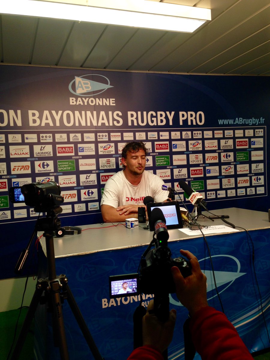 StadoTPR's tweet photo. "Au niveau de l'engagement je pense qu'on a rien à se reprocher." Benjamin Collet #ABTPR @avironrugbypro https://t.co/d1uTgKVehQ